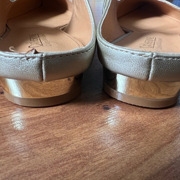 NWOT Catherine Malandrino Gold Turner Flats, Size 8.5 - Picture 7 of 7